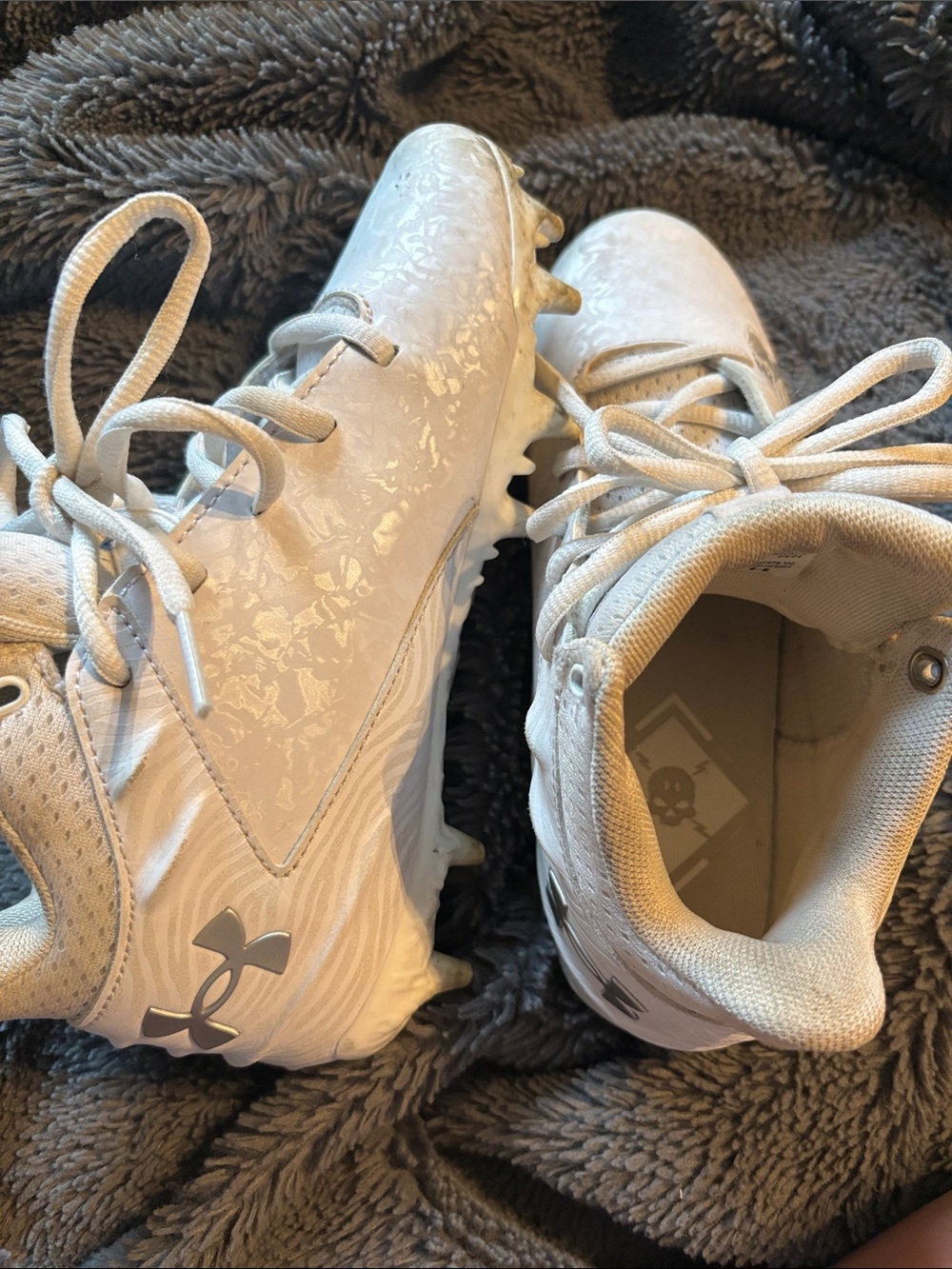 Under Armour boys youth 1.5 football cleats